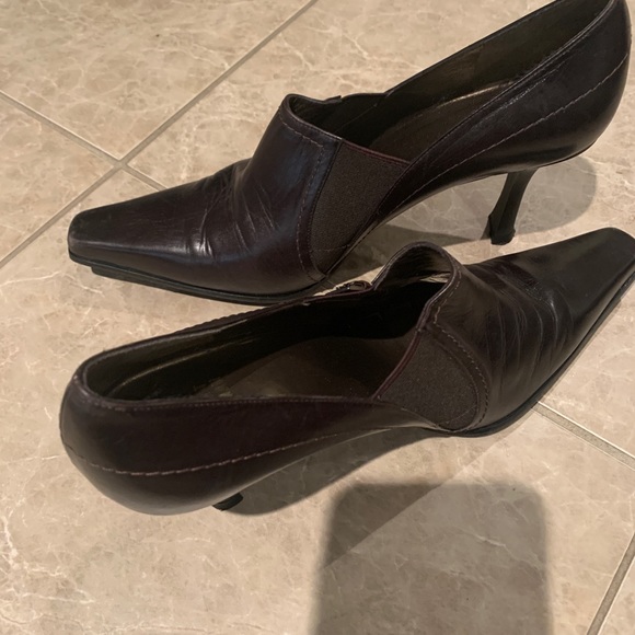 Closed heeled shoe - Picture 4 of 9